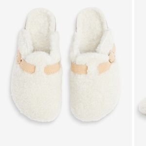 NWOT! FABLETICS teddy slid on shoes